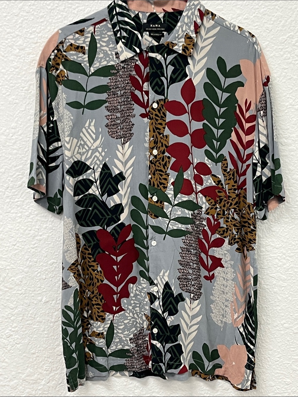 Zara Gray Short-Sleeve Shirt with Green, Red & Brown Leaf Print.       #1063